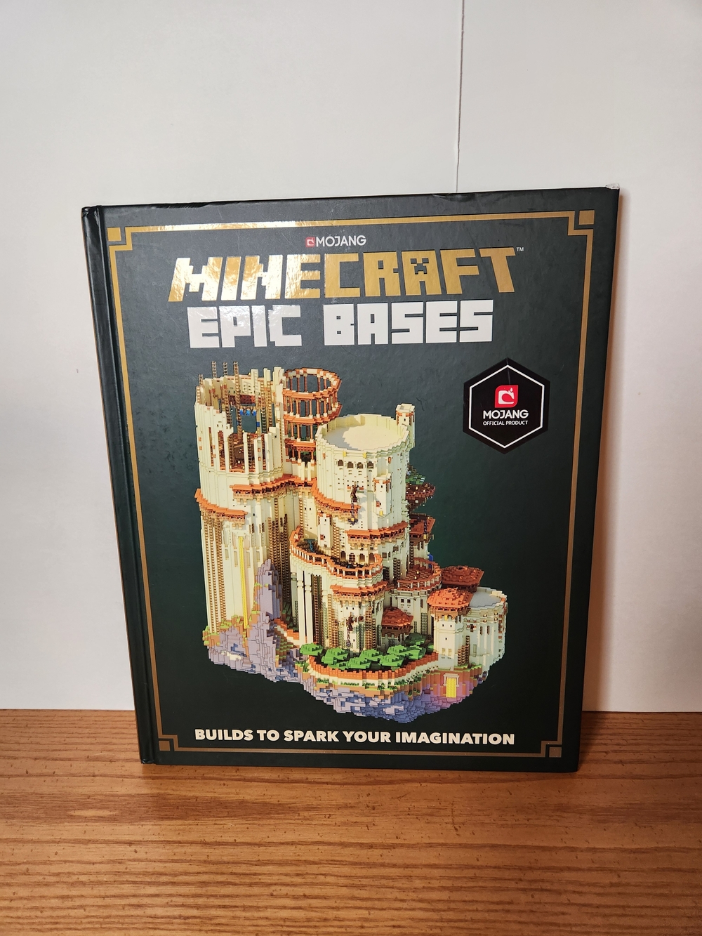 Minecraft Epic Bases  Mojang Builds to Spark Your Imagination.
